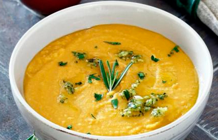 Гороховый крем-суп с луком-пореем и крутонами фото рецепты первых блюд